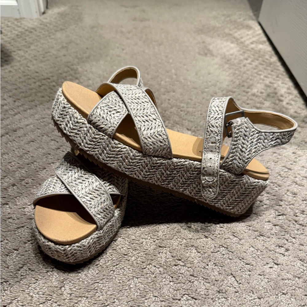 Lucky Brand Woven Platform Sandals